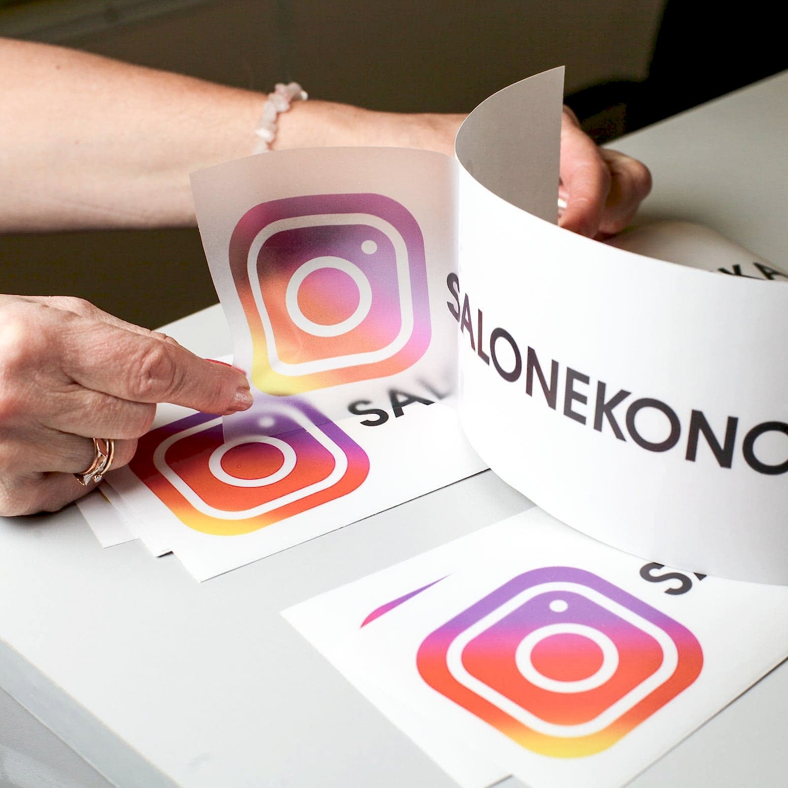 наклейка с ником в инстаграме